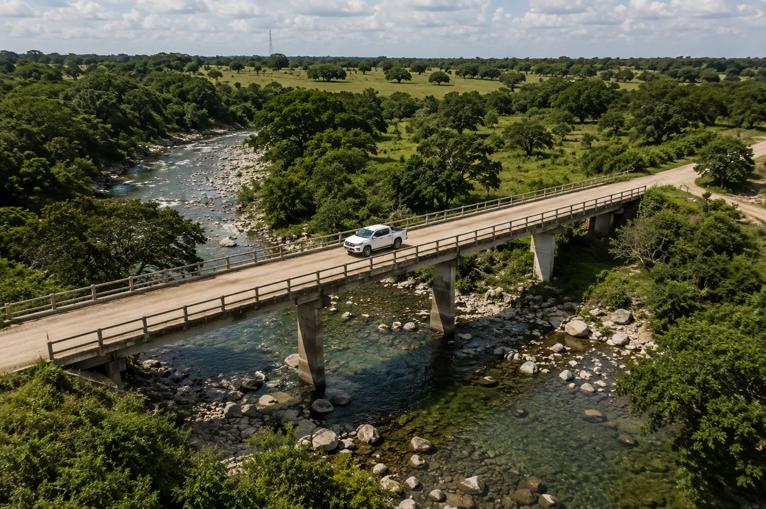 Toyota Hilux 4x4 de Servitrancondor — vista 1